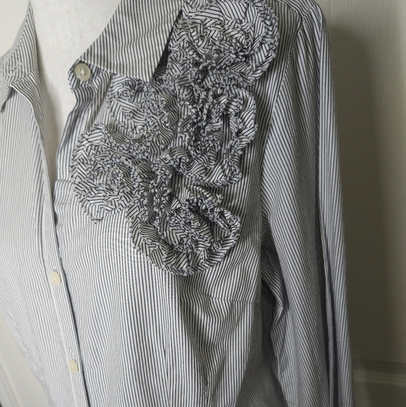 Vintage Loft Button Down Long-Sleeve Collared Top with Ruffle Detail - Picture 2 of 6